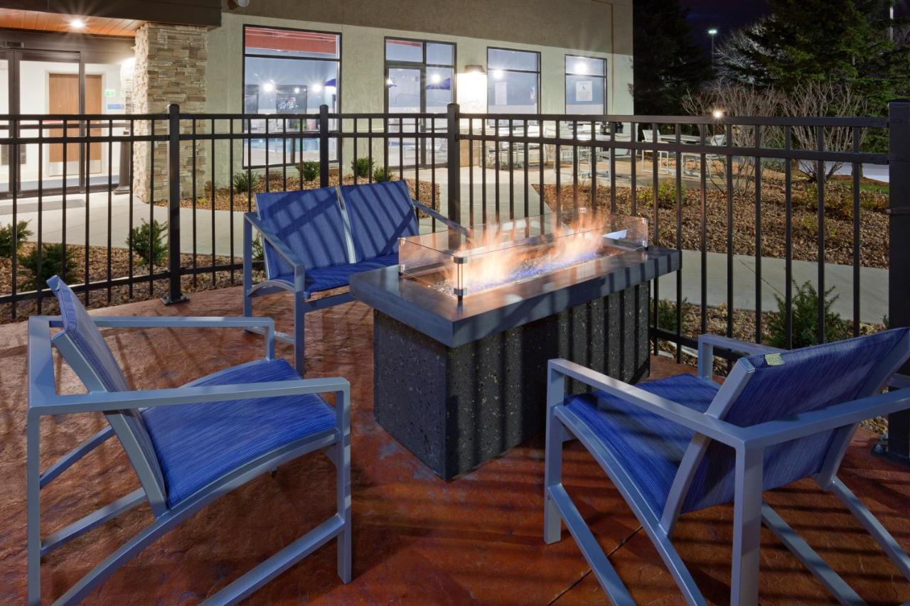 Holiday Inn Express Hotel & Suites Minneapolis-Golden Valley By Ihg St. Louis Park Esterno foto