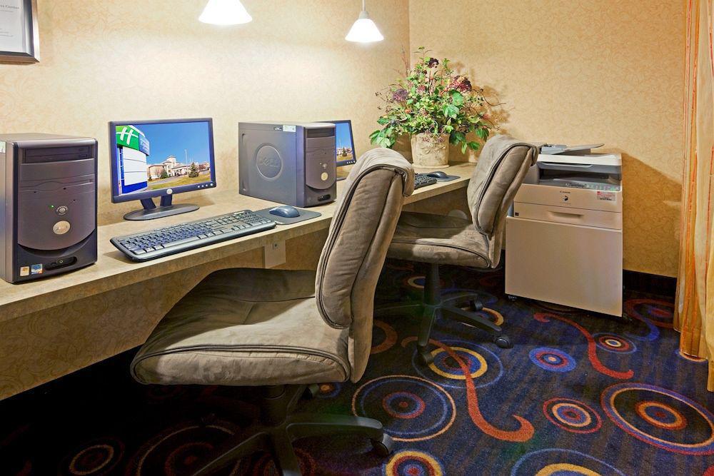 Holiday Inn Express Hotel & Suites Minneapolis-Golden Valley By Ihg St. Louis Park Servizi foto